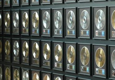 records_370x258px